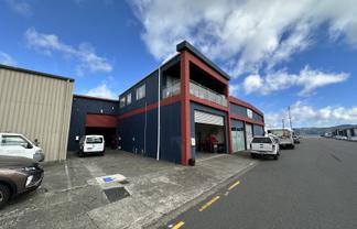 Self Contained Warehouse