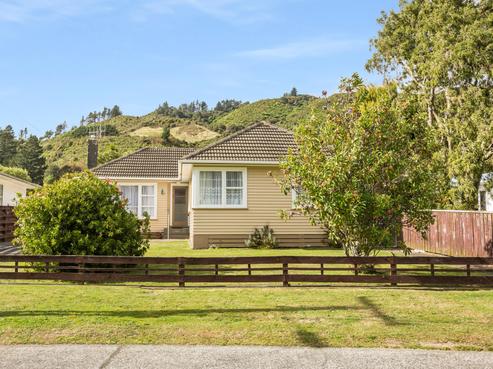 93 Wood Street, Wainuiomata