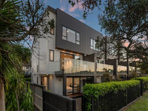 2E Fowler Street, Northcote