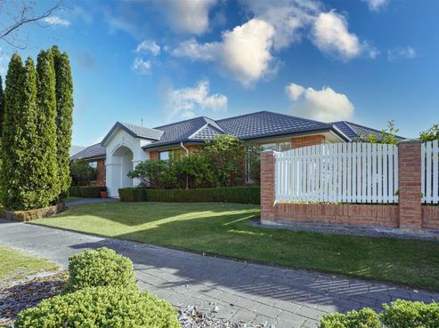 6 Glencullen Drive, Casebrook