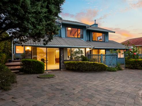 8 Landsberg Way, Windsor Park