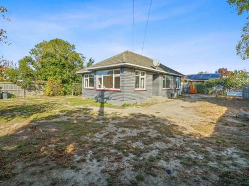 141 Langdons Road, Northcote