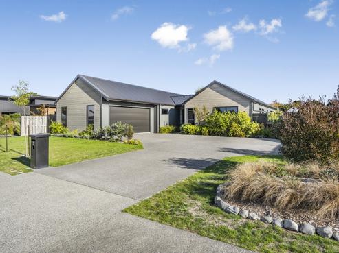 2 Matai Grove, Greytown