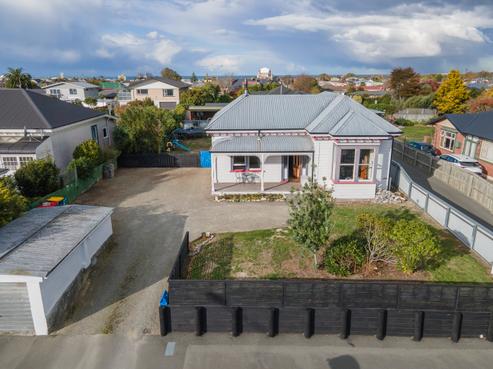 8 Woodlands Road, Parkside