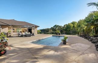 12 Potts Road, Whitford