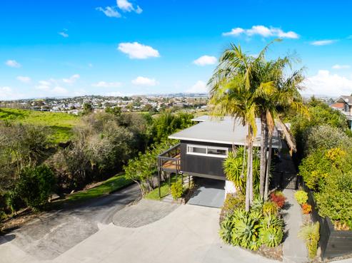12 Felton Mathew Avenue, Saint Johns