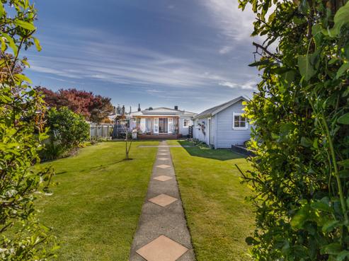 805 Willowpark Road North, Hastings