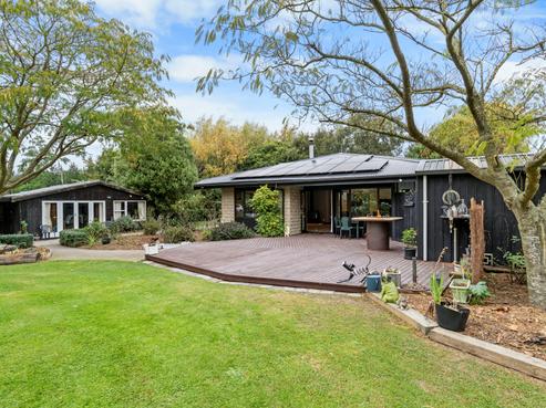 300 Hasketts Road, Yaldhurst