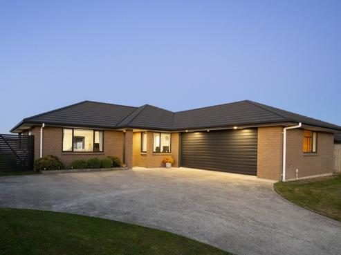 195 Pacific Drive, Fitzherbert