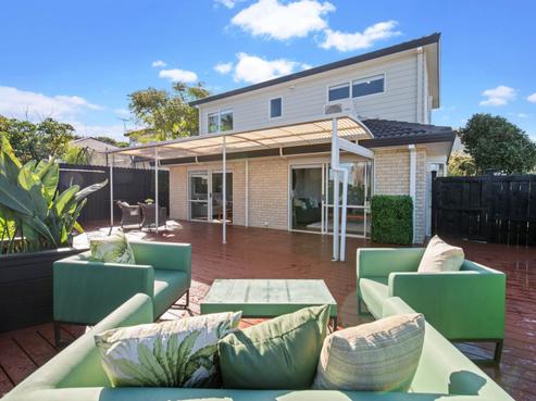 13 Oakridge Way, Northpark