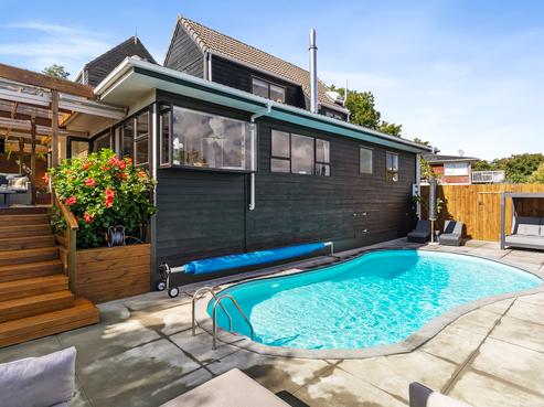 2/15 Eastwood Rise, Browns Bay