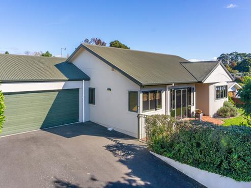 1 Sunnyhills Avenue, Glenview