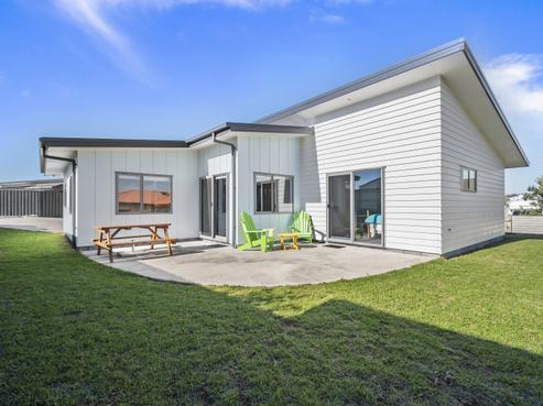 9 Forbes Road, Foxton Beach