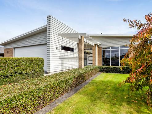 27 Montague Grove, Stratford