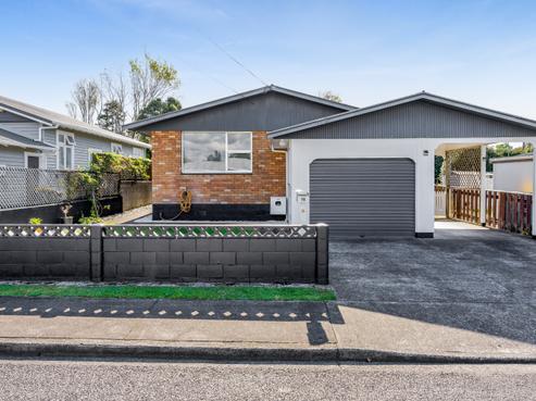 16 Walsh Road, Westown