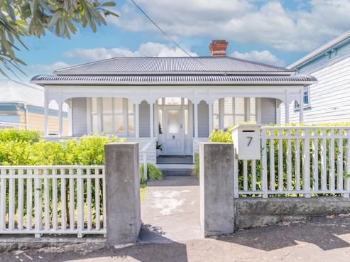 7 New Bond Street, Kingsland
