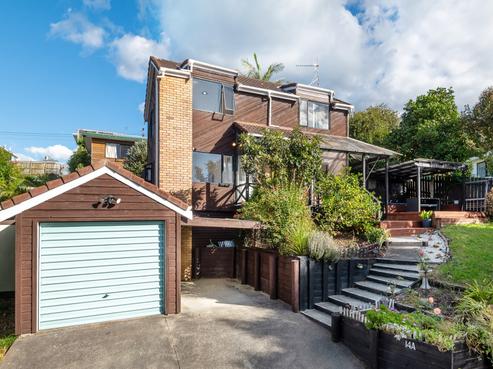 14A Helicon Place, Totara Vale