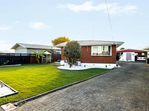 62 Saxbys Road, Deanwell