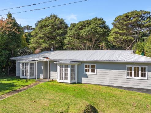 13 Crescent Road East, Ostend