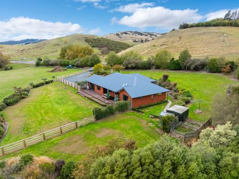 1121 Waihola Highway, Waihola
