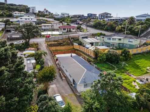 42 Simons Street, Moturoa