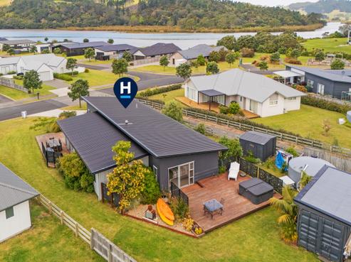 41 Longreach Drive, Cooks Beach
