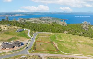 2 Glendas Way, Acacia Bay