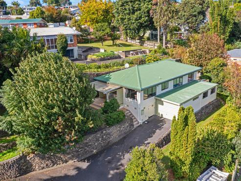 5 Peppertree Way, Brookfield