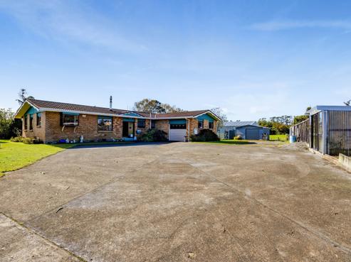 1225 Egmont Road, Egmont Village