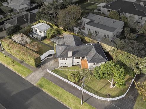 2 Colchester Avenue, Glendowie