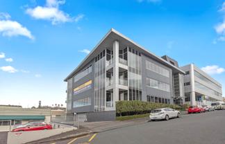 FREEMANS BAY OFFICE WITH VIEWS AND 15 PARKS 
