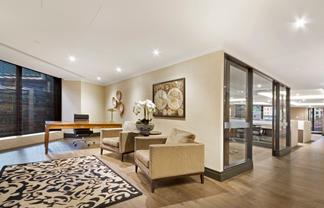 Quality and traditional suite at 125 Queen Street
