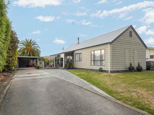 16 Newman Avenue, Brightwater
