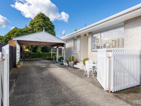 24B Roband Crescent, Brown Owl
