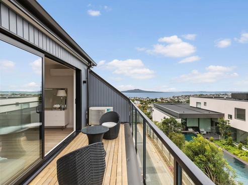167 East Coast Road, Castor Bay
