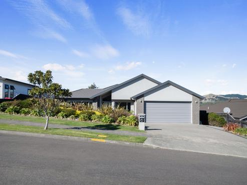 11 Paparoa Crescent, Aotea