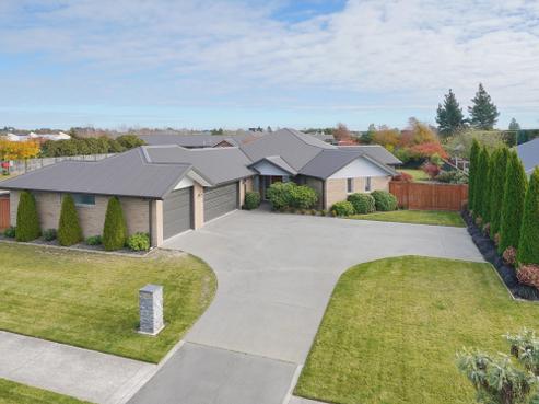 16 Barnsley Crescent, West Melton