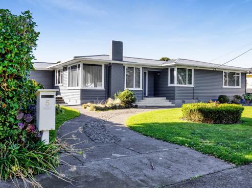 5 Domett Street, Opunake