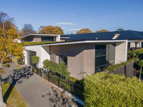 13 Memorial Avenue, Parkside
