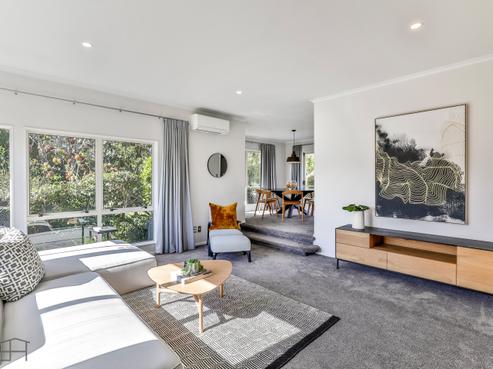 10 Woodfern Crescent, Titirangi