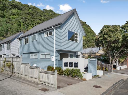 1/121 Muritai Road, Eastbourne