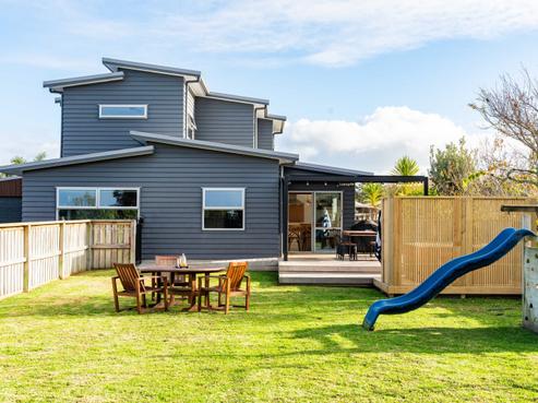 16 Leslie Street, Mangawhai