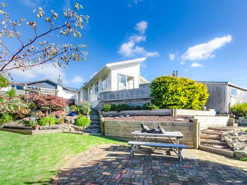 22 Gray Avenue, Paraparaumu Beach