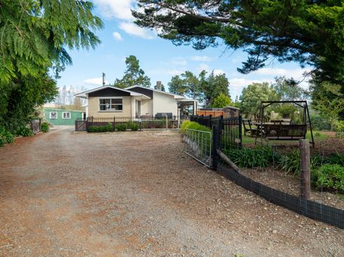 207 Eighty Eight Valley Road, Wakefield