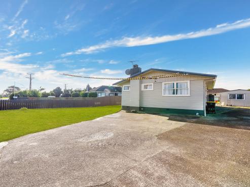 79 Tidal Road, Mangere