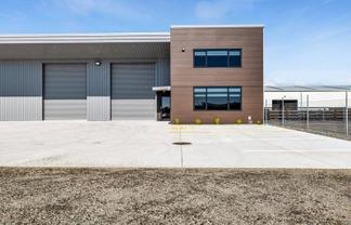 Near New Warehouse option in Bell Block.