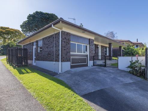 2/40 Gills Avenue, Papakura