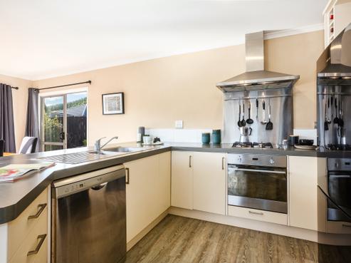17 Fraser Colman Grove, Wainuiomata
