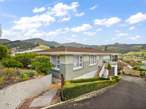 12 Delphic Street, Sawyers Bay