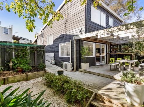 2/98 Birkenhead Avenue, Birkenhead